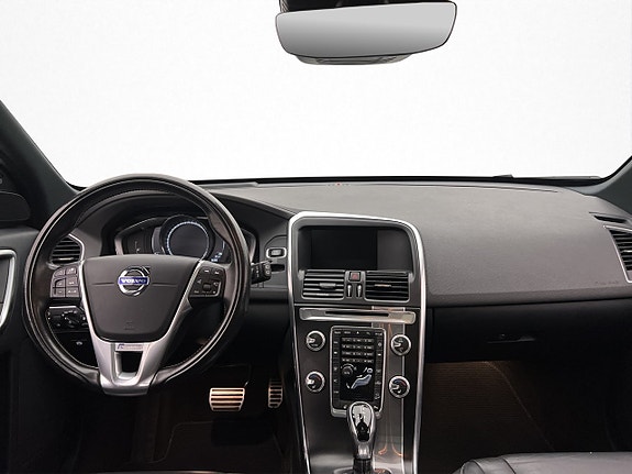 Volvo XC60 15 of 28