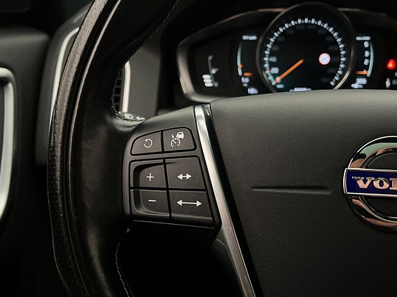 Volvo XC60 17 of 28