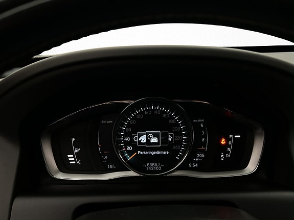 Volvo XC60 16 of 28