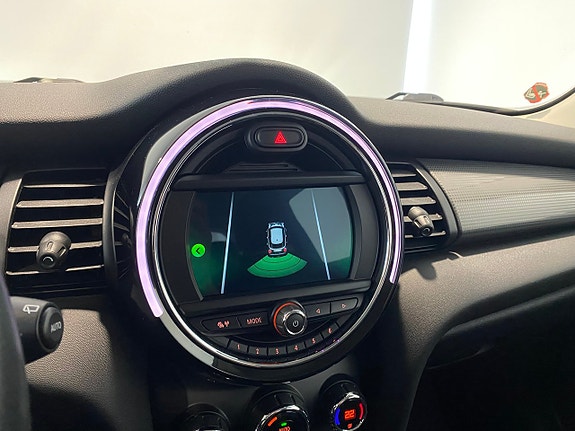 MINI Cooper 7 of 11