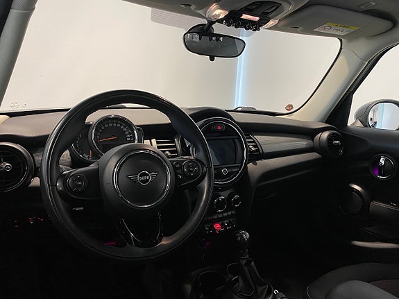 MINI Cooper 5 of 11