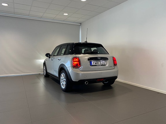 MINI Cooper 10 of 11