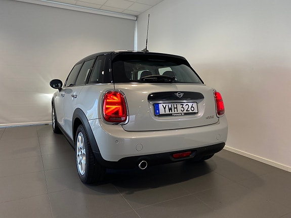 MINI Cooper 9 of 11