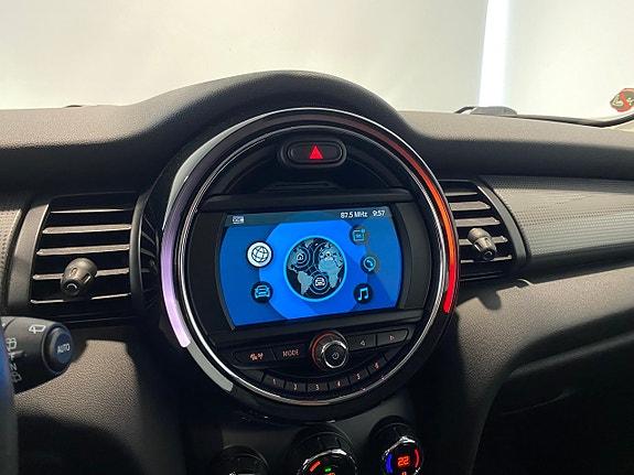 MINI Cooper 6 of 11