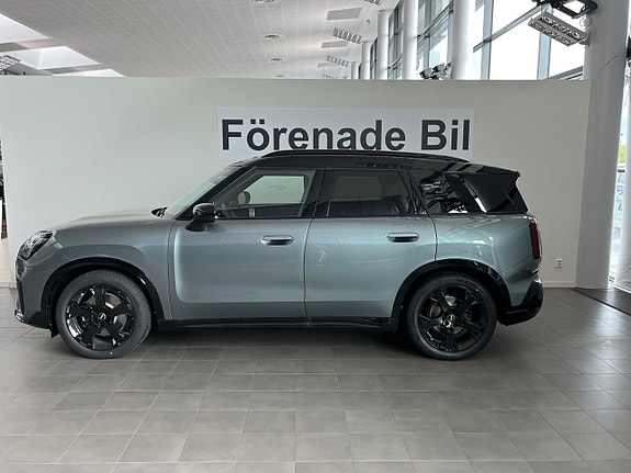 MINI Countryman SE 3 of 13