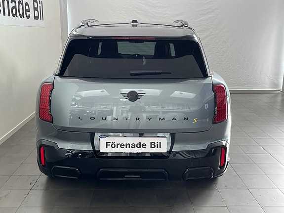 MINI Countryman SE 11 of 13
