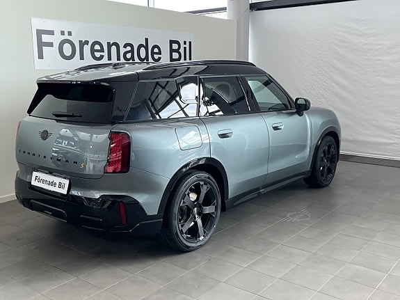 MINI Countryman SE 12 of 13
