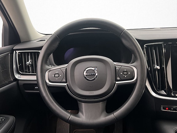 Volvo V60 13 of 30