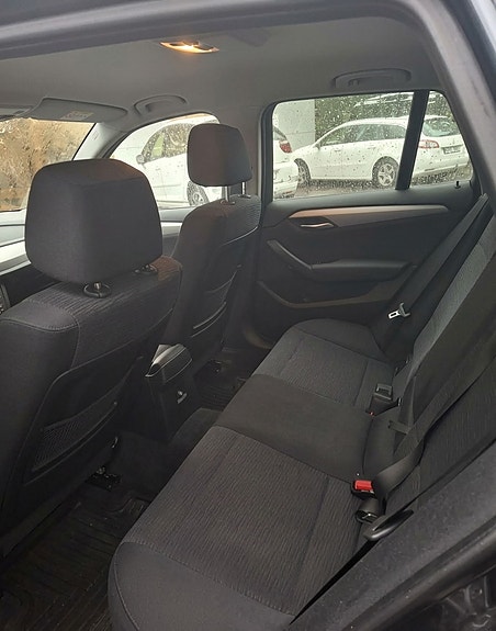BMW X1 4 of 6
