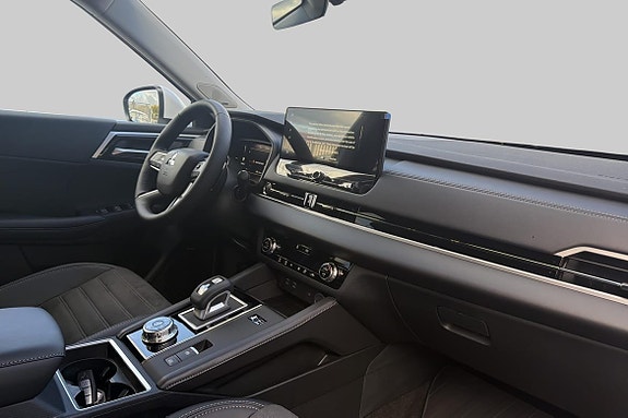 Mitsubishi Outlander 4 of 18