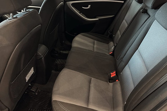 Hyundai i30 7 of 10