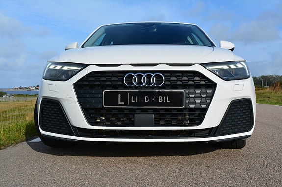 Audi A1 3 of 30