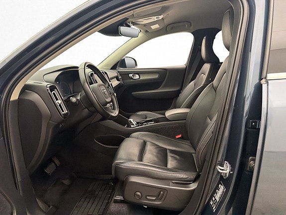 Volvo XC40 14 of 30