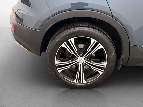Volvo XC40 30 of 30