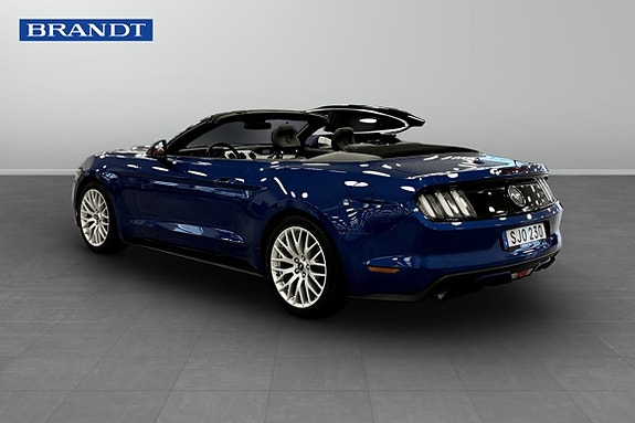 Ford Mustang 2 of 9