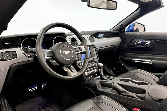 Ford Mustang 5 of 9