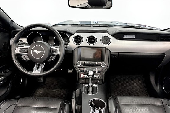 Ford Mustang 4 of 9