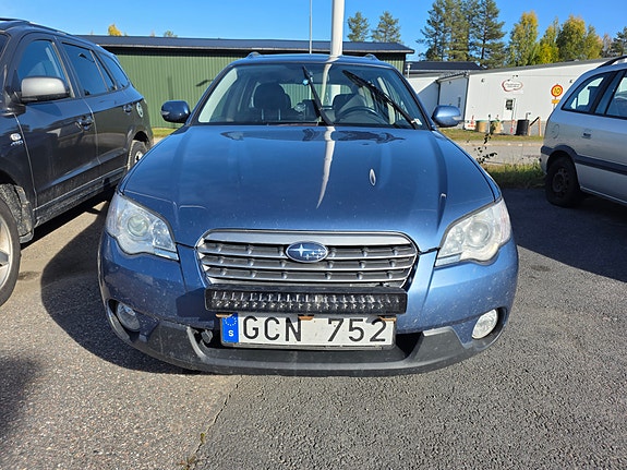 Subaru Outback 3 of 8