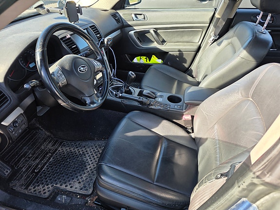 Subaru Outback 5 of 8