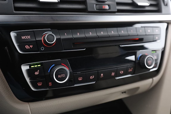 BMW 320i 25 of 30