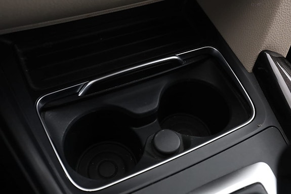 BMW 320i 27 of 30