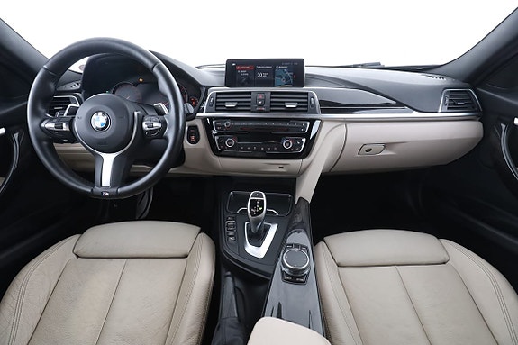 BMW 320i 13 of 30