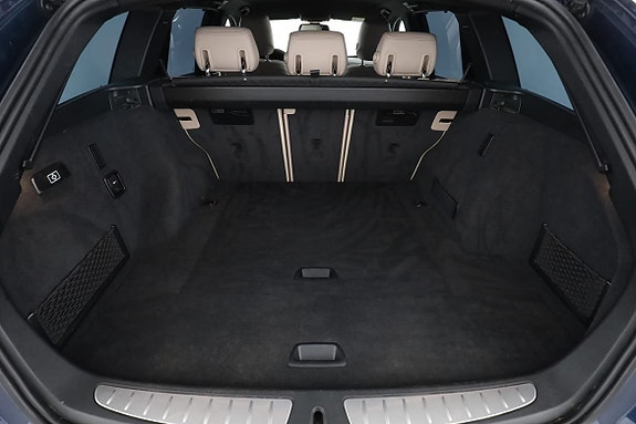 BMW 320i 18 of 30