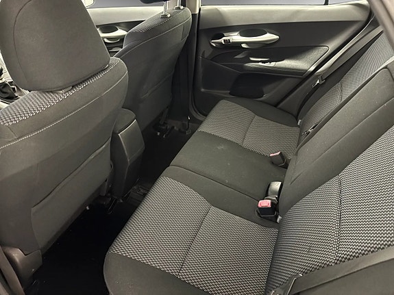 Toyota Auris 6 of 7