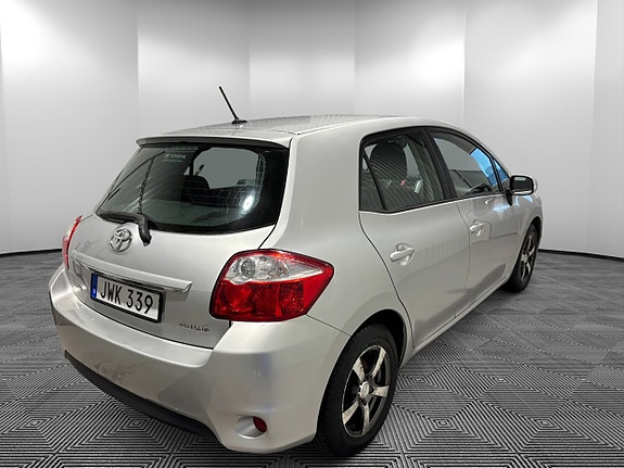 Toyota Auris 3 of 7
