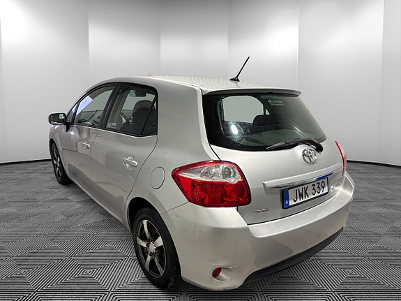Toyota Auris 4 of 7