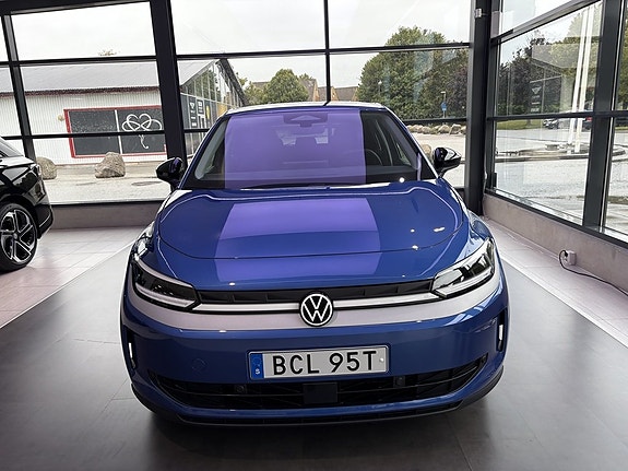 Volkswagen Polo 2 of 13