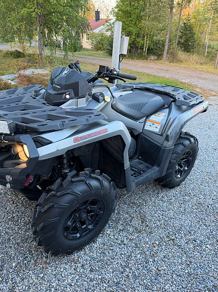 Can-Am Outlander 650 2 of 5