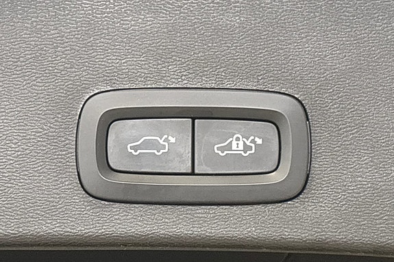 Volvo XC40 16 of 20
