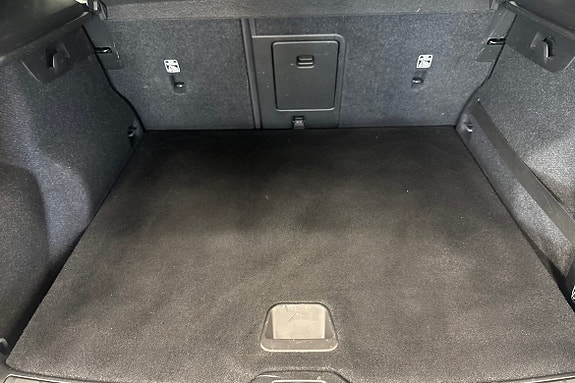 Volvo XC40 13 of 20