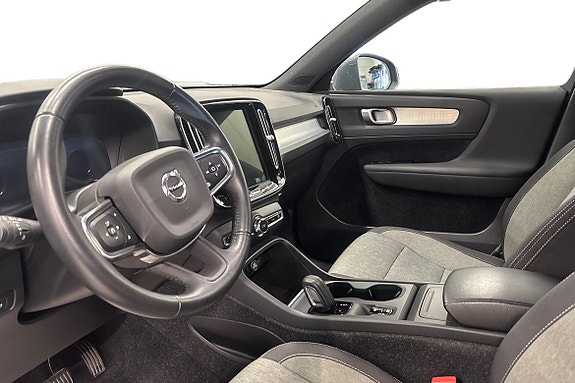 Volvo XC40 8 of 20