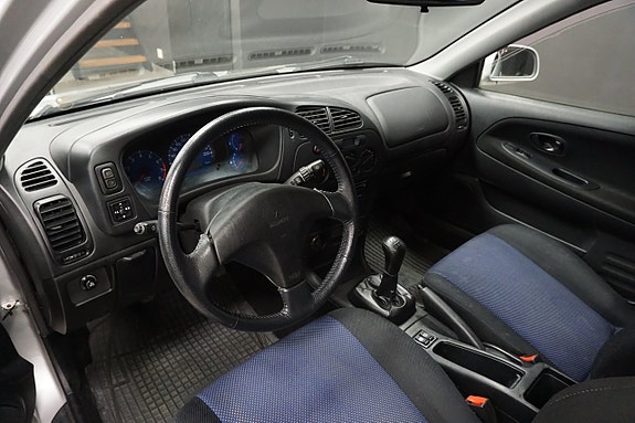 Mitsubishi Colt 5 of 14