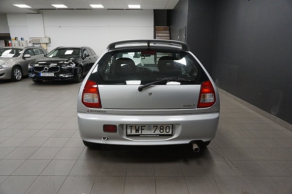 Mitsubishi Colt 7 of 14