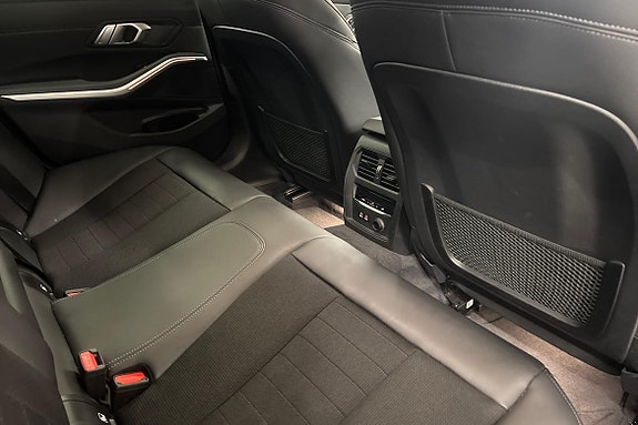 BMW 320 11 of 22