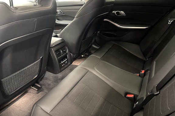 BMW 320 12 of 22