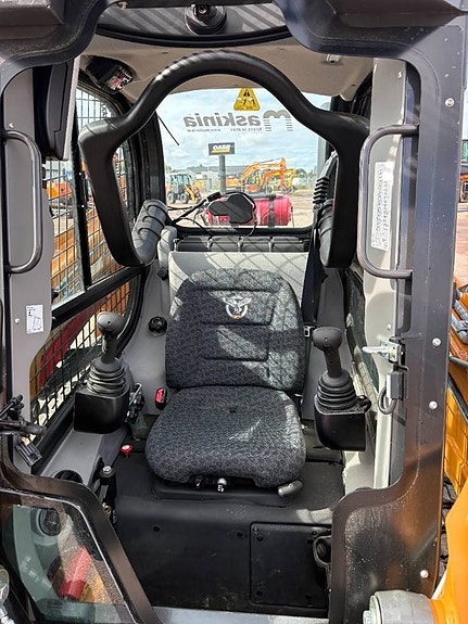 CASE TR 270 B 8 of 12