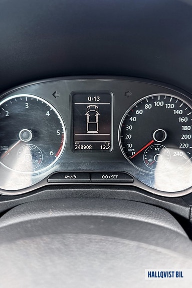 Volkswagen Amarok 11 of 12
