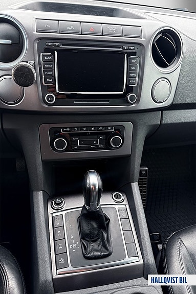 Volkswagen Amarok 12 of 12