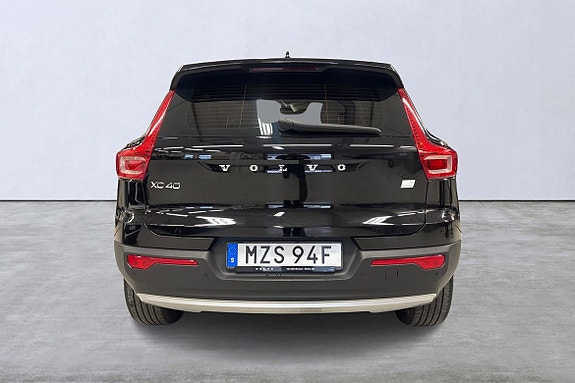 Volvo XC40 5 of 23