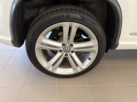 Volkswagen Tiguan 16 of 30