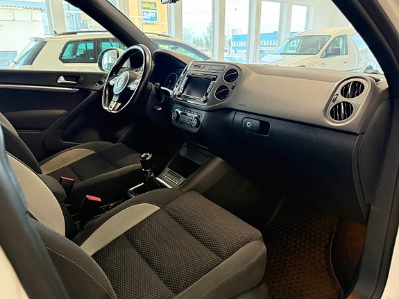 Volkswagen Tiguan 23 of 30