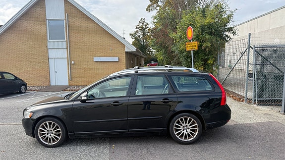 Volvo V50 4 of 13