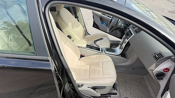 Volvo V50 12 of 13