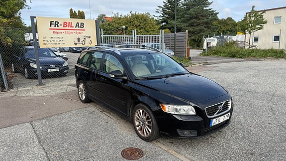 Volvo V50 3 of 13
