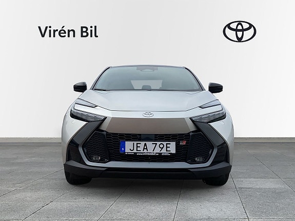 Toyota C-HR 6 of 11