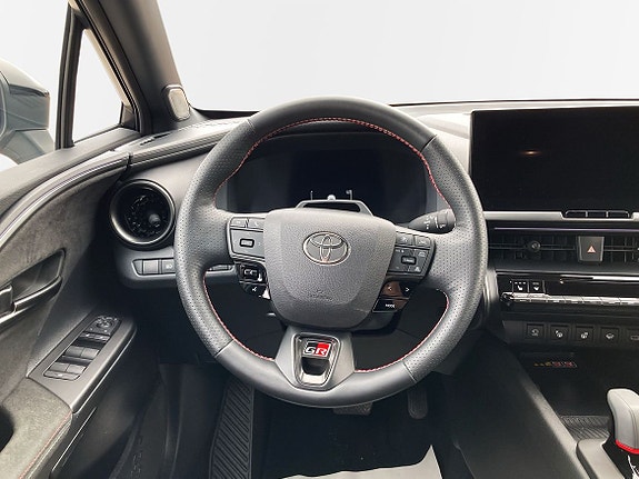 Toyota C-HR 10 of 11